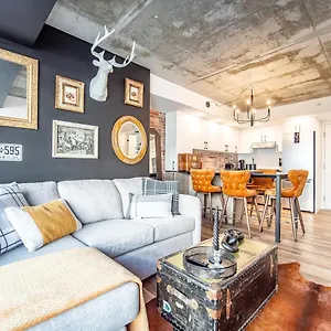 Appartement Quebec, Rustique Chic En Ville, Piscine Sur Le Toit Pour 2 A 6 Invites, Ville de Québec